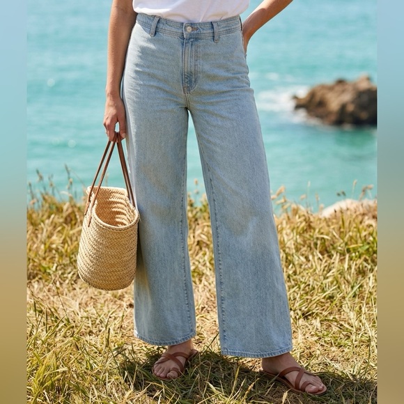 Universal Thread Denim - Universal Thread High-Rise Sailor light-wash Wide Leg Ankle Jeans